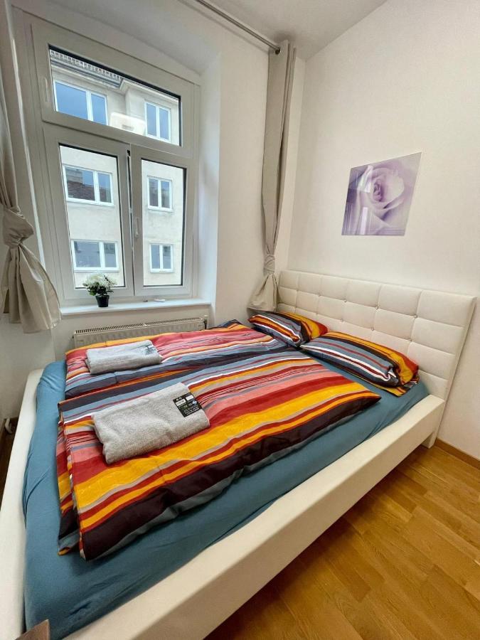 Appartamento Deluxe Studio 3P Th Vienna Esterno foto